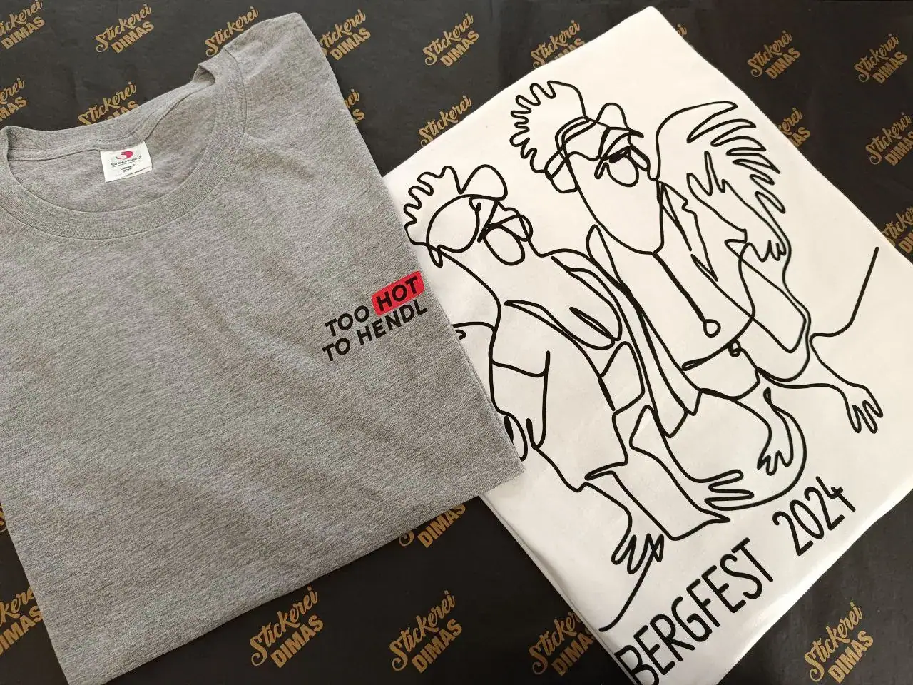 T Shirt mit farbigem Druckmotiv aus unserer Produktion